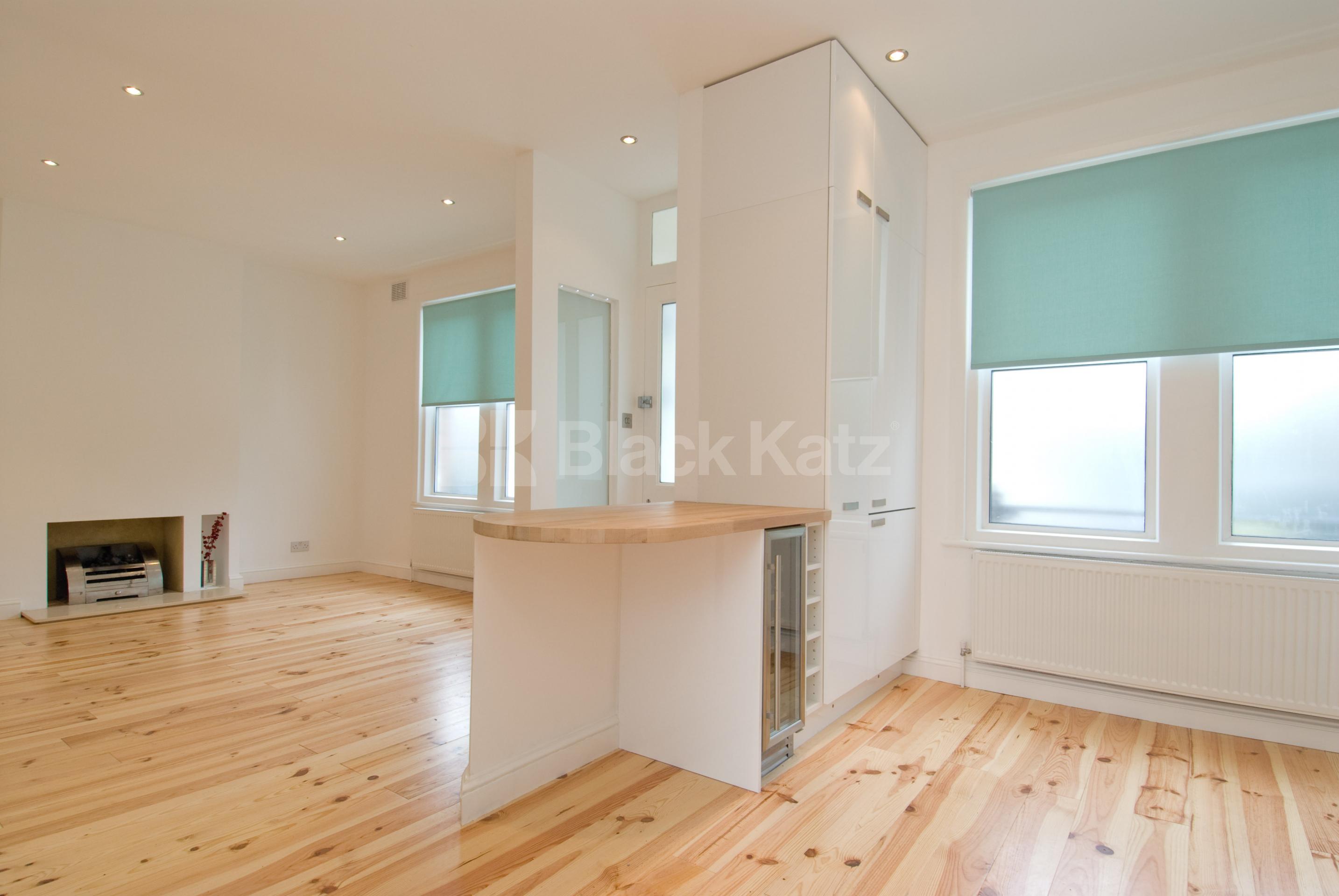 			MUST SEE !!!, 4 Bedroom, 1 bath, 1 reception House			 Third Avenue, Queens Park W10